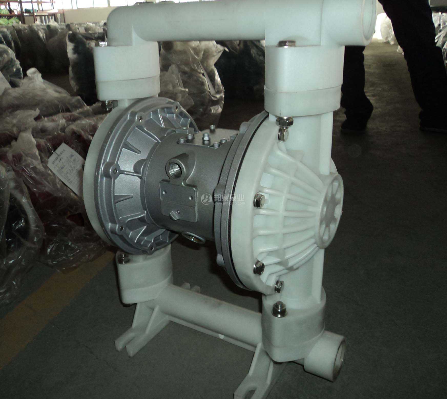 1.5寸PVDF或PP塑料耐酸堿腐蝕氣動隔膜泵